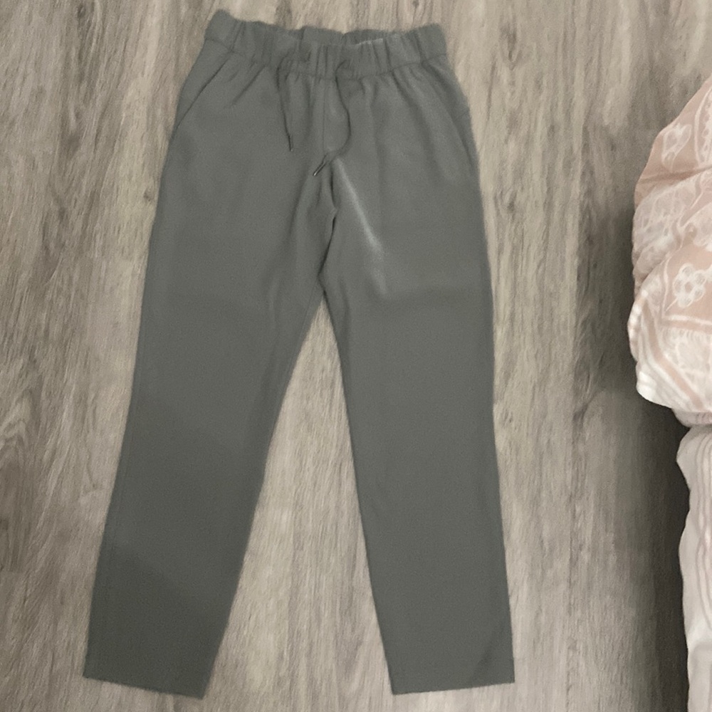 Lululemon sweatpants size 4